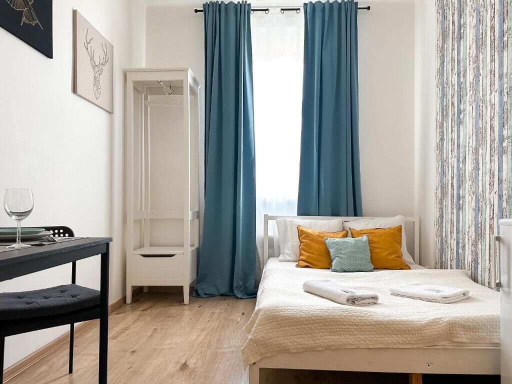 Basic Apartment, Courtyard View