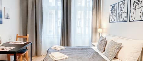 Departamento estándar, vista a la ciudad | Tabla de planchar con plancha y wifi gratis