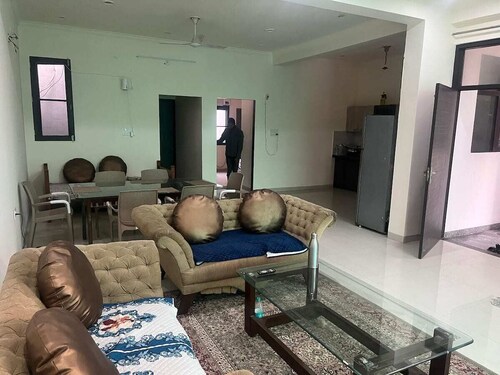 Gulmohar Vatika Independent Villa on 100 Feet Road
