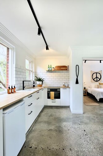 U3 Cronulla Coastal 1BR – Steps to the Ocean