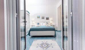 6 bedrooms, iron/ironing board, travel cot, free WiFi