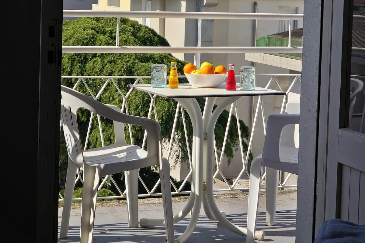 Classic Triple Room, Balcony