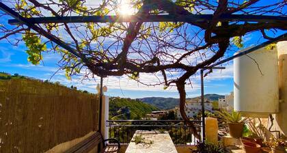 Holiday Home "Casa Pilar" with mountain view, Wifi and Private Roof Terrace