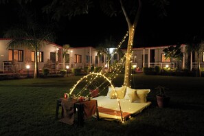 Unclassified image, 5 of 20, button