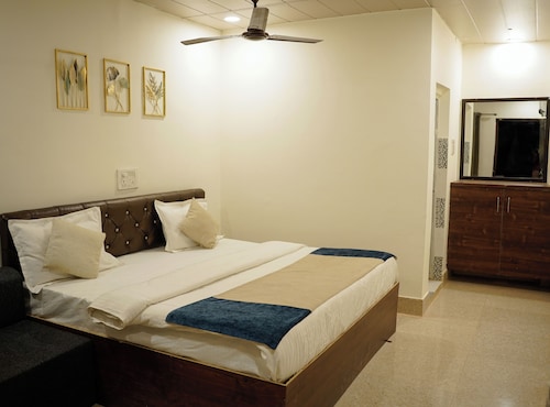 Ekantam Riverside Resort