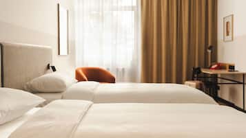 Cortinas opacas, tabla de planchar con plancha, wifi gratis