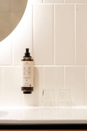 Luokittelematon kuva, 4 kautta 30, painike