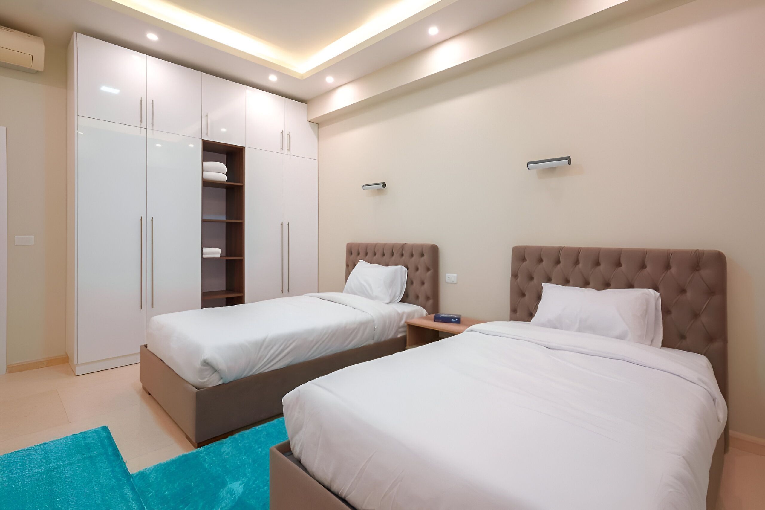 Habitación Deluxe con 1 cama matrimonial o 2 individuales, balcón | Escritorio y espacio para trabajar con laptop 