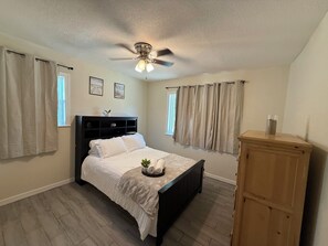 3 Schlafzimmer, Zimmersafe, kostenloses WLAN, Bettwäsche