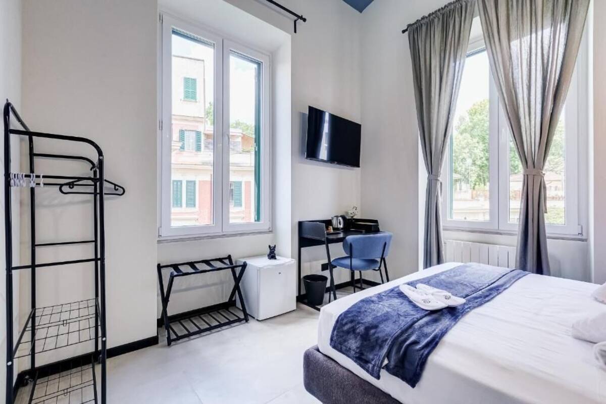 Deluxe Double Room | Desk, free WiFi