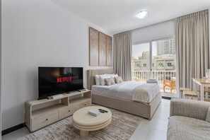 Smart TV - Beautiful Studio in JVC near Halfa Park (Dubai)