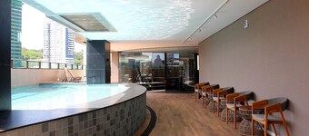 Cozy apartment with a view of paradise.