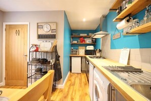 Unclassified image, 3 of 16, button - Rural 2 Double Bedrooms Barn (Stafford)