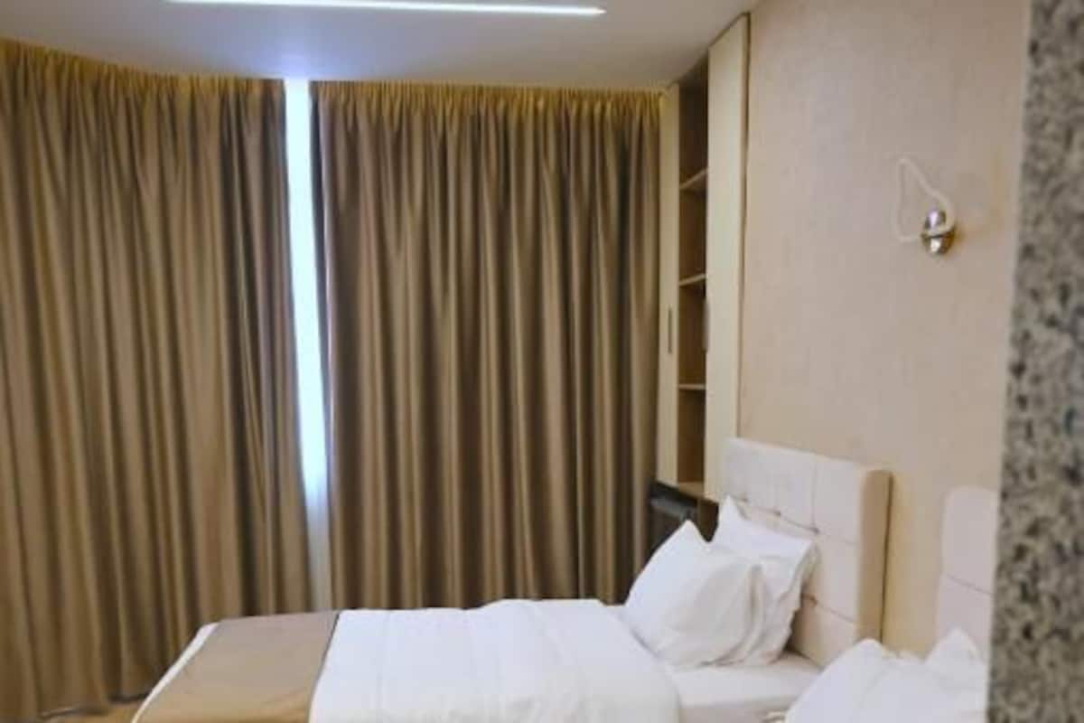 Double Room, Mountain View