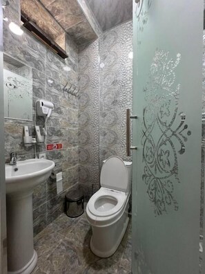 Shower, hair dryer, slippers, towels - Altair Boutique (Samarkand)
