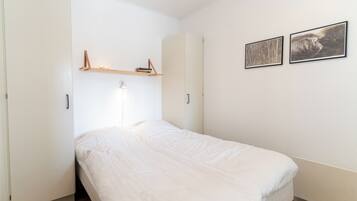 Individually decorated, individually furnished, free cribs/infant beds