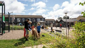 Kawasan main kanak-kanak – terbuka