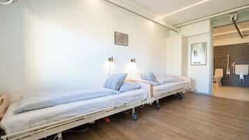 Apartamento, 2 quartos, acessível para pessoas com deficiência física, vista para o pátio | Individualmente decorados, individualmente mobiliados, berços grátis