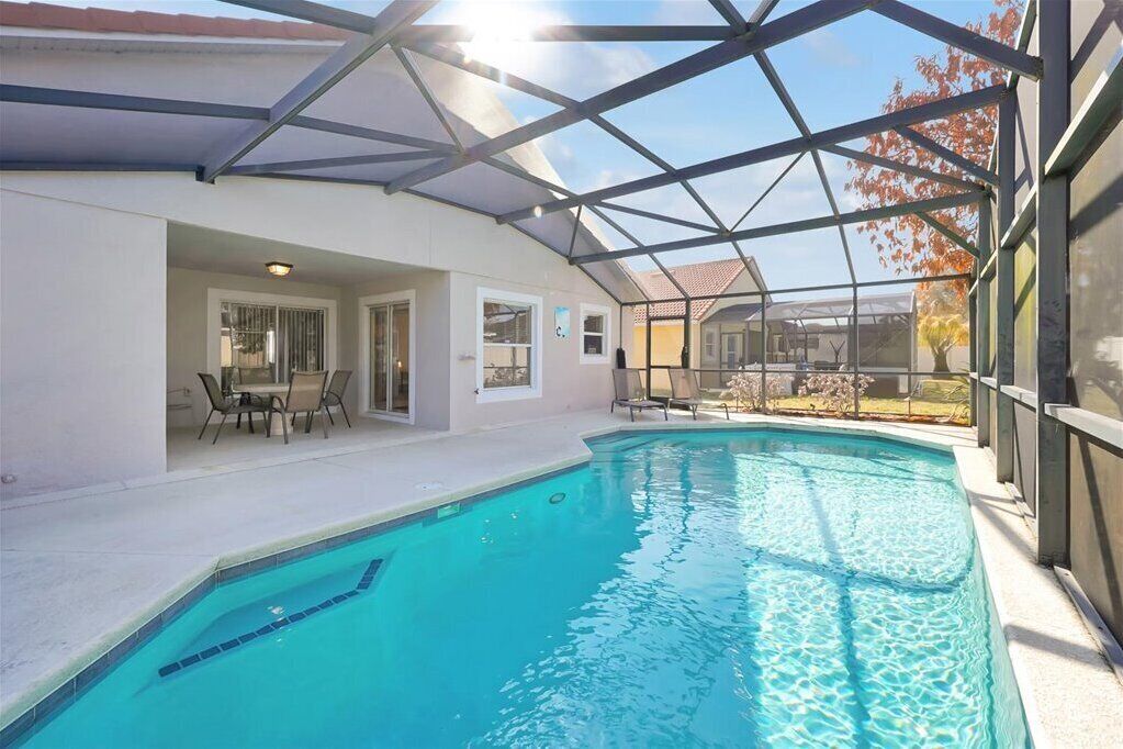 Una piscina cubierta