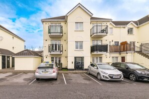 House - Holywell Rise Swords (Swords)