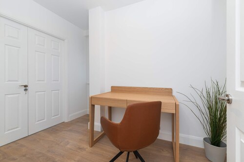 Dean Swift Square by Dublin At Home