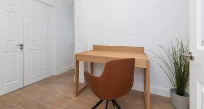 Dean Swift Square by Dublin At Home