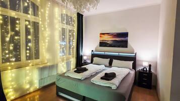 6 Schlafzimmer, Schreibtisch, Reisekinderbett, kostenloses WLAN