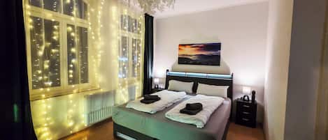 6 bedrooms, desk, travel cot, free WiFi
