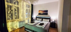 Unclassified image, 4 of 38, button