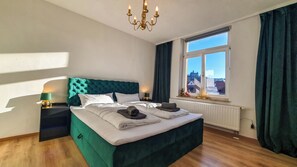 Unclassified image, 2 of 38, button