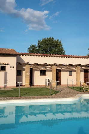 Unclassified image, 4 of 72, button - Terra dei Bisonti (Umbria)