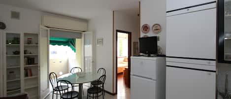 公寓, 2 間臥室, 陽台 | 餐廳