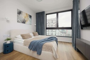 1 Schlafzimmer, Schreibtisch, Bügeleisen/Bügelbrett, Reisekinderbett