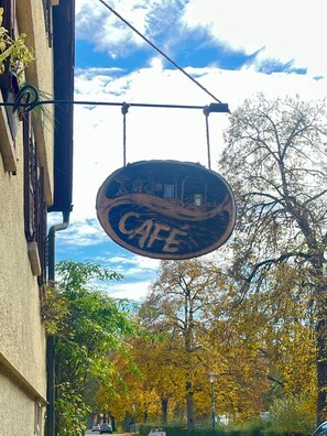 Unclassified image, 5 of 17, button - Katzenbachlaedle- Living in the former café (Rottenburg am Neckar)