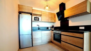 Private kitchen - T2 apartment close to all amenities 5 min from pinarello beach (Zonza)