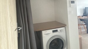 Interior - T2 apartment close to all amenities 5 min from pinarello beach (Zonza)