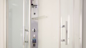 Standard Single Room | Bilik Mandi