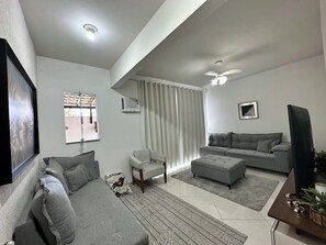 Smart TV - Comfortable house - Swimming pool, barbecue, Wi-Fi, air conditioning, bed linens (Cabo Frio)