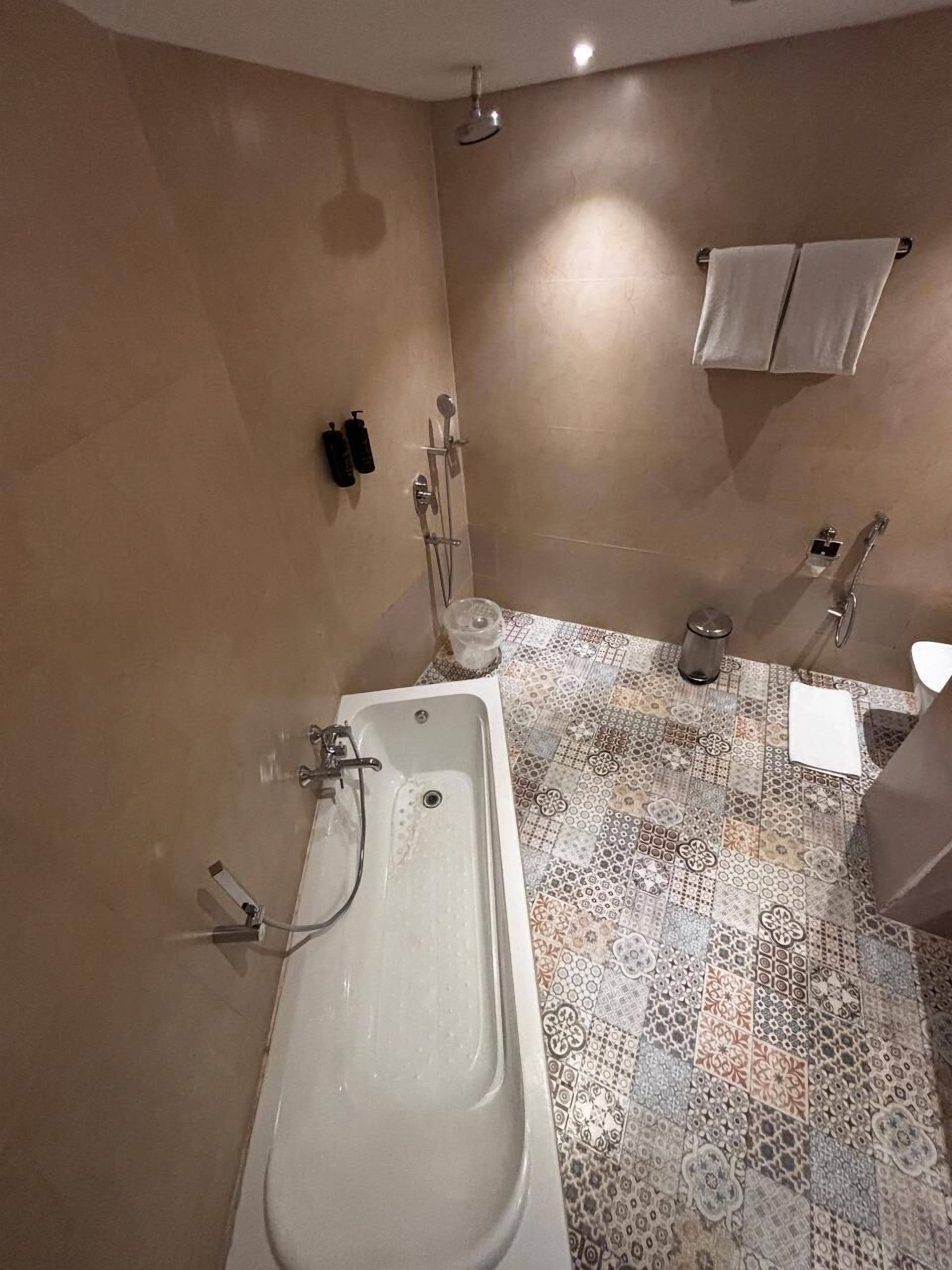 Superior kamer, 1 kingsize bed, uitzicht op stad | Een strijkplank/strijkijzer, gratis wifi