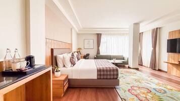 Superior Room, 1 King Bed, City View | Iron/ironing board, free WiFi