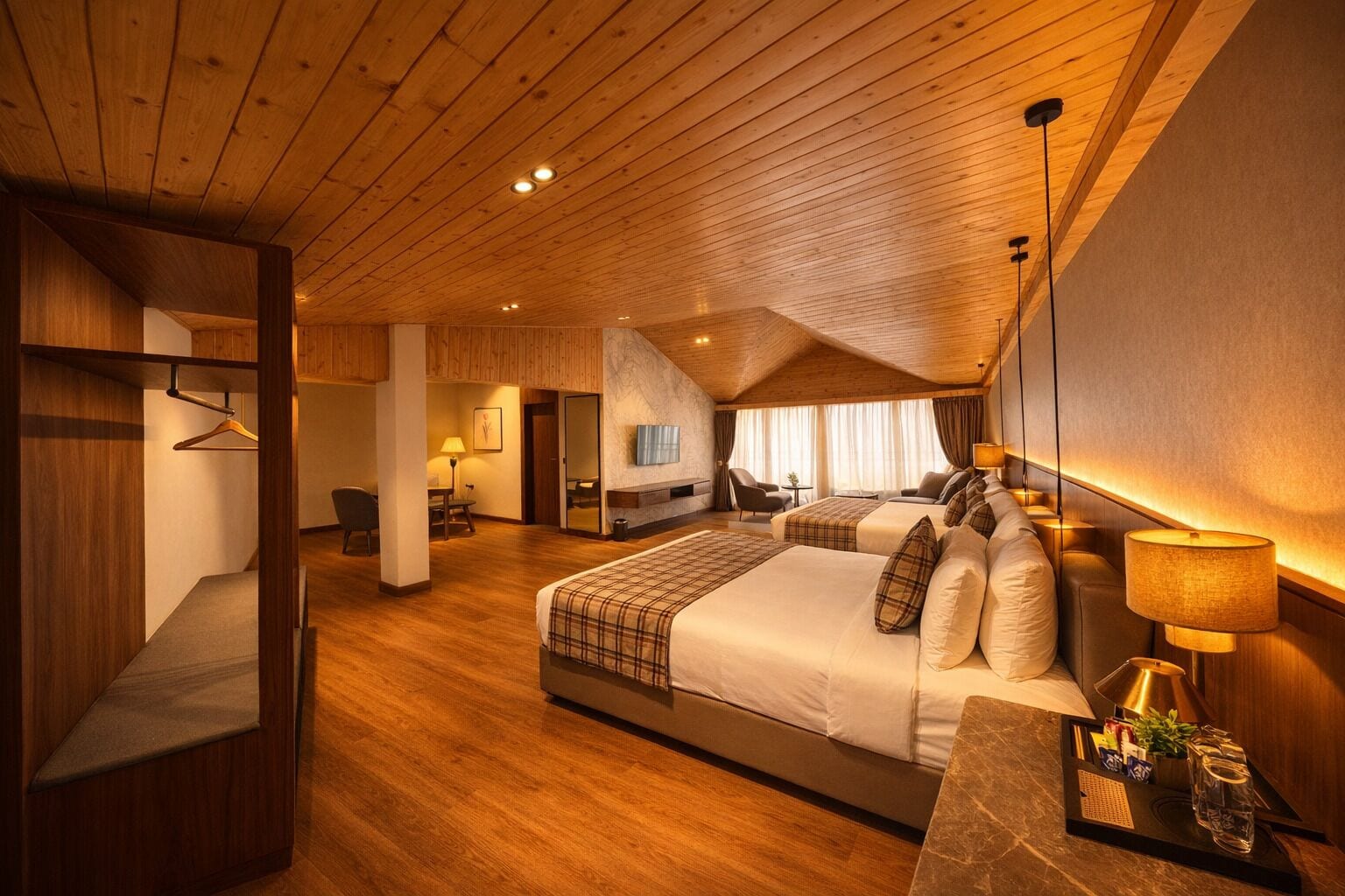 Suíte superluxo, várias camas | Ferros/tábuas de passar roupa, Wi-Fi de cortesia