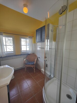 Shower, hair dryer, soap, toilet paper - Apartment Zimt-Apfel direkt an der Piste und am Rothaarsteig gelegen (Winterberg)