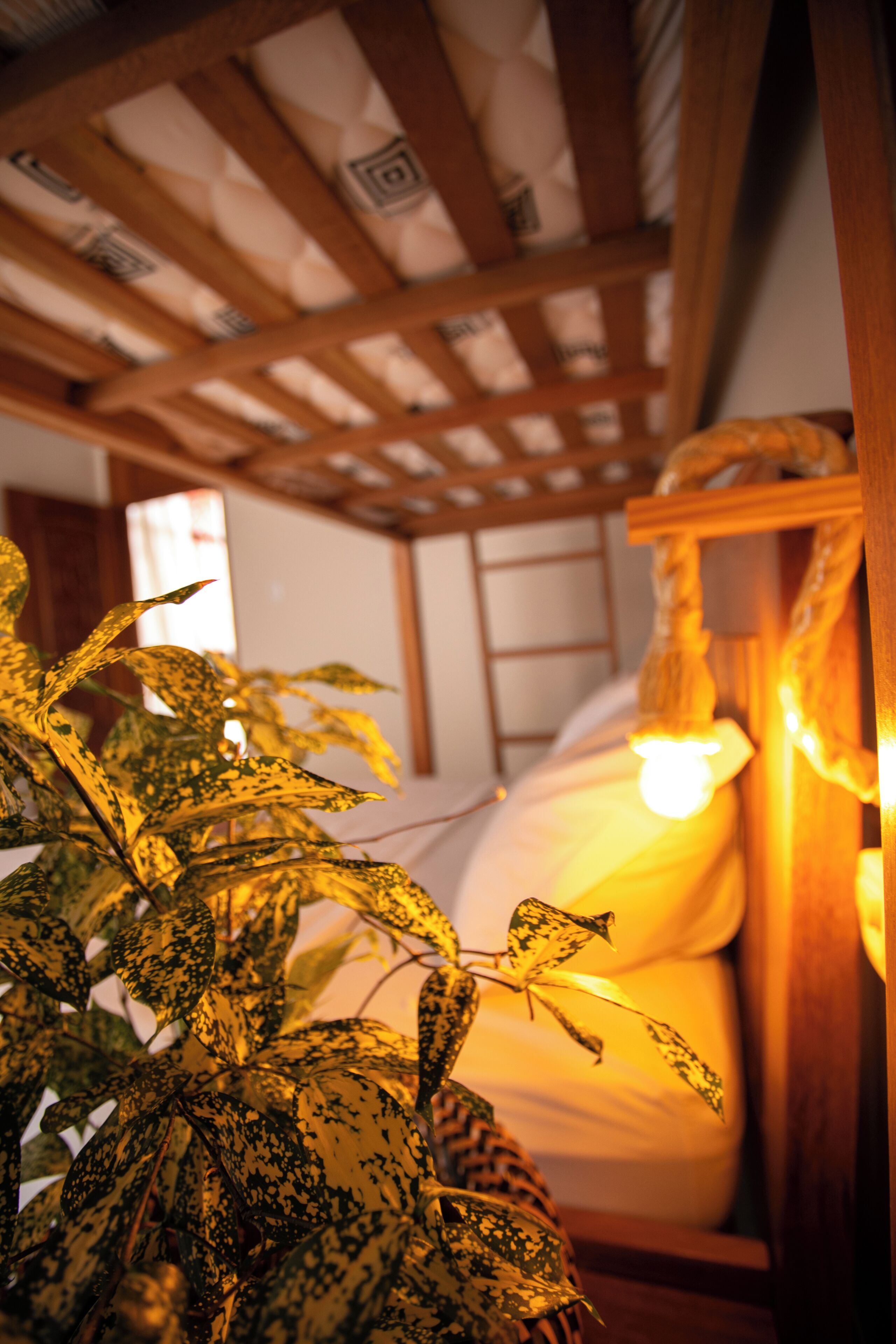 Habitació familiar, balcó, vistes a la ciutat | Cortines opaques, planxa i posts de planxar i wifi gratuïta 