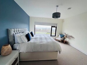 Unclassified image, 5 of 25, button - Sliabh na mara -Where the Reek meets theBay. (Murrisk)