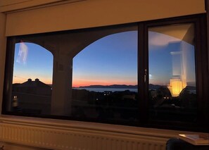 Unclassified image, 4 of 25, button - Sliabh na mara -Where the Reek meets theBay. (Murrisk)