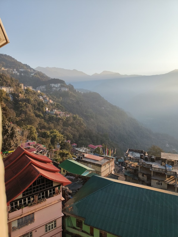 Deluxe Double Room, Hill View | View from property - Hotel Himalaya (Gangtok)