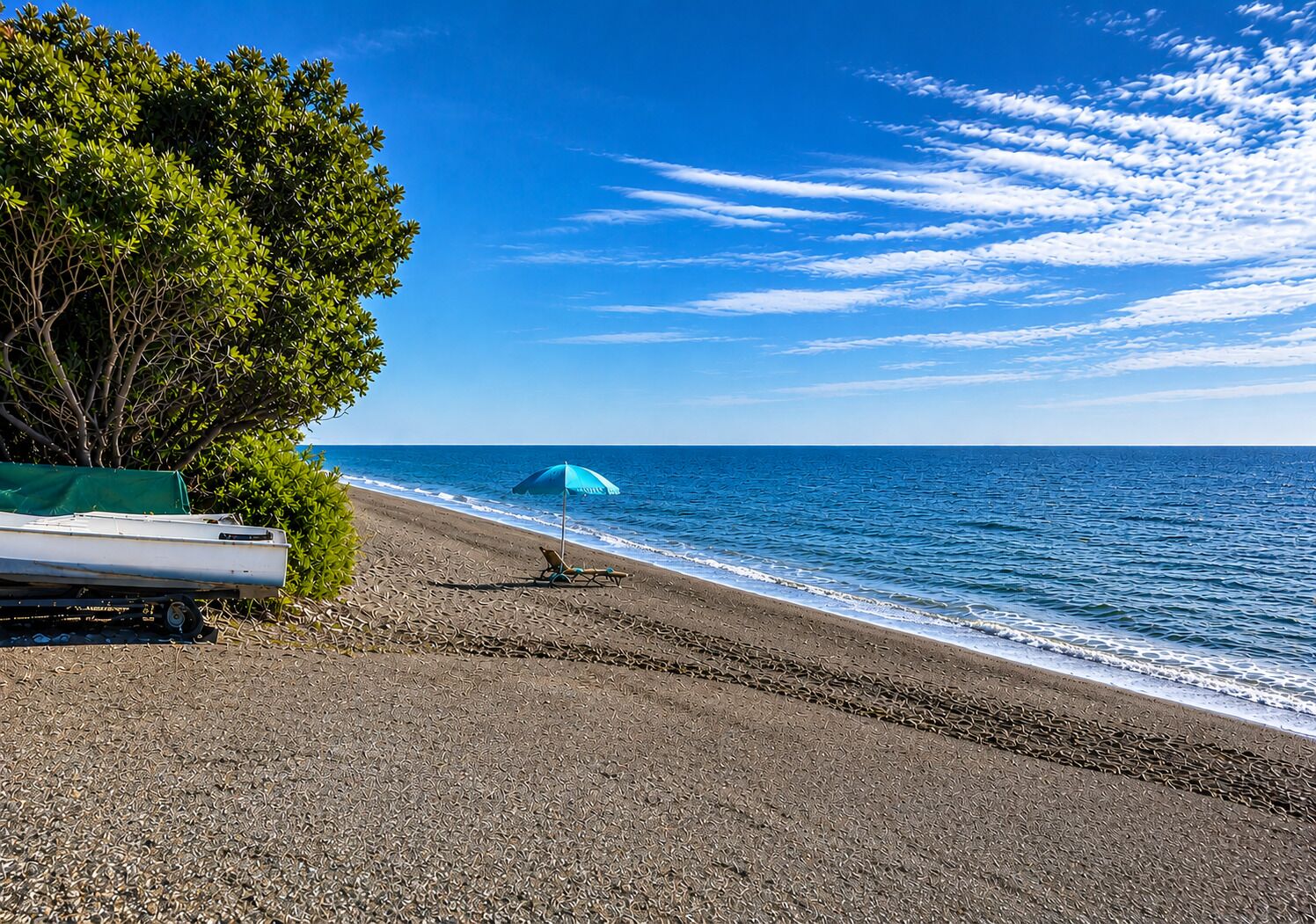 Ubicación a pie de playa y tumbonas