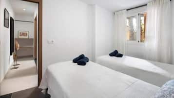 1 bedroom, in-room safe, iron/ironing board, travel cot