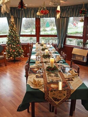 Unclassified image, 2 of 24, button - Achnabobane Farmhouse (Spean Bridge)