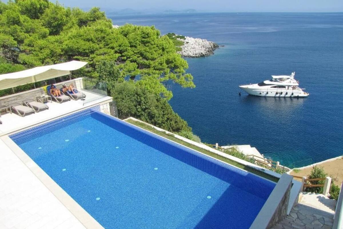 Comfort-dobbeltværelse - balkon - bakkeudsigt